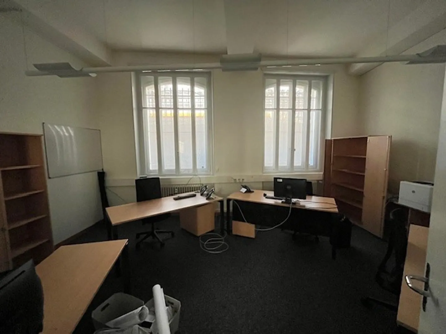 Office space for rent - Photo 3 of 11
