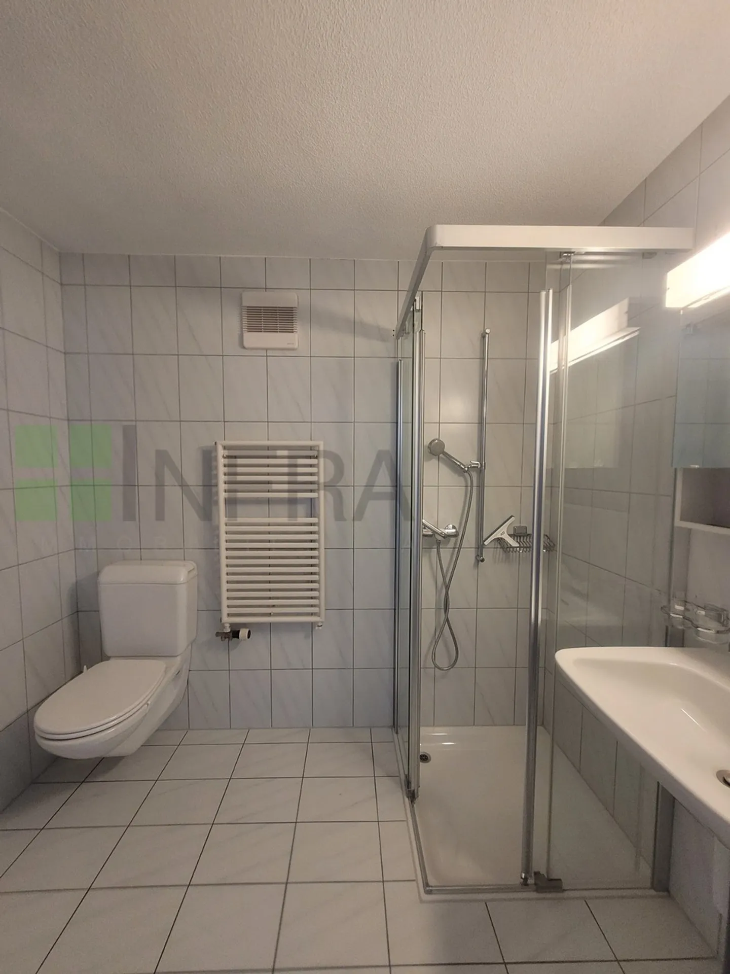 Apartment for rent - Photo 4 of 9