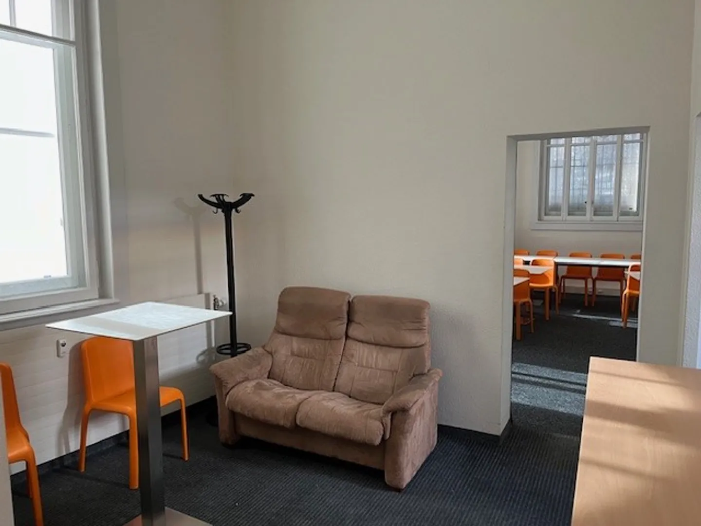 Office space for rent - Photo 6 of 11