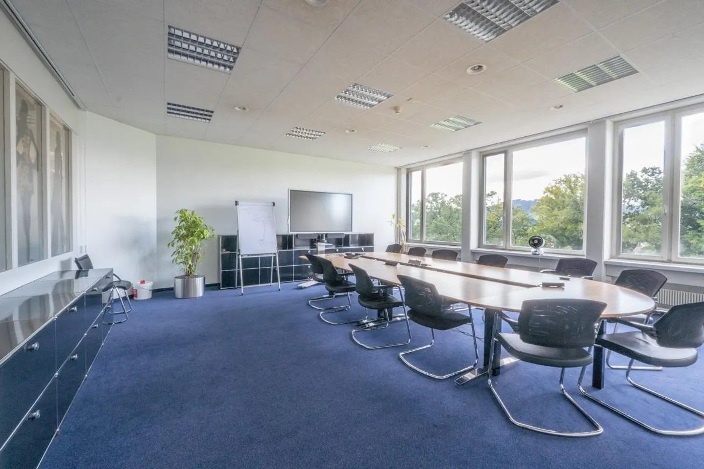 Espace de bureau exclusif avec une infrastructure de premier plan dans un emplacement central - Photo 2 sur 9