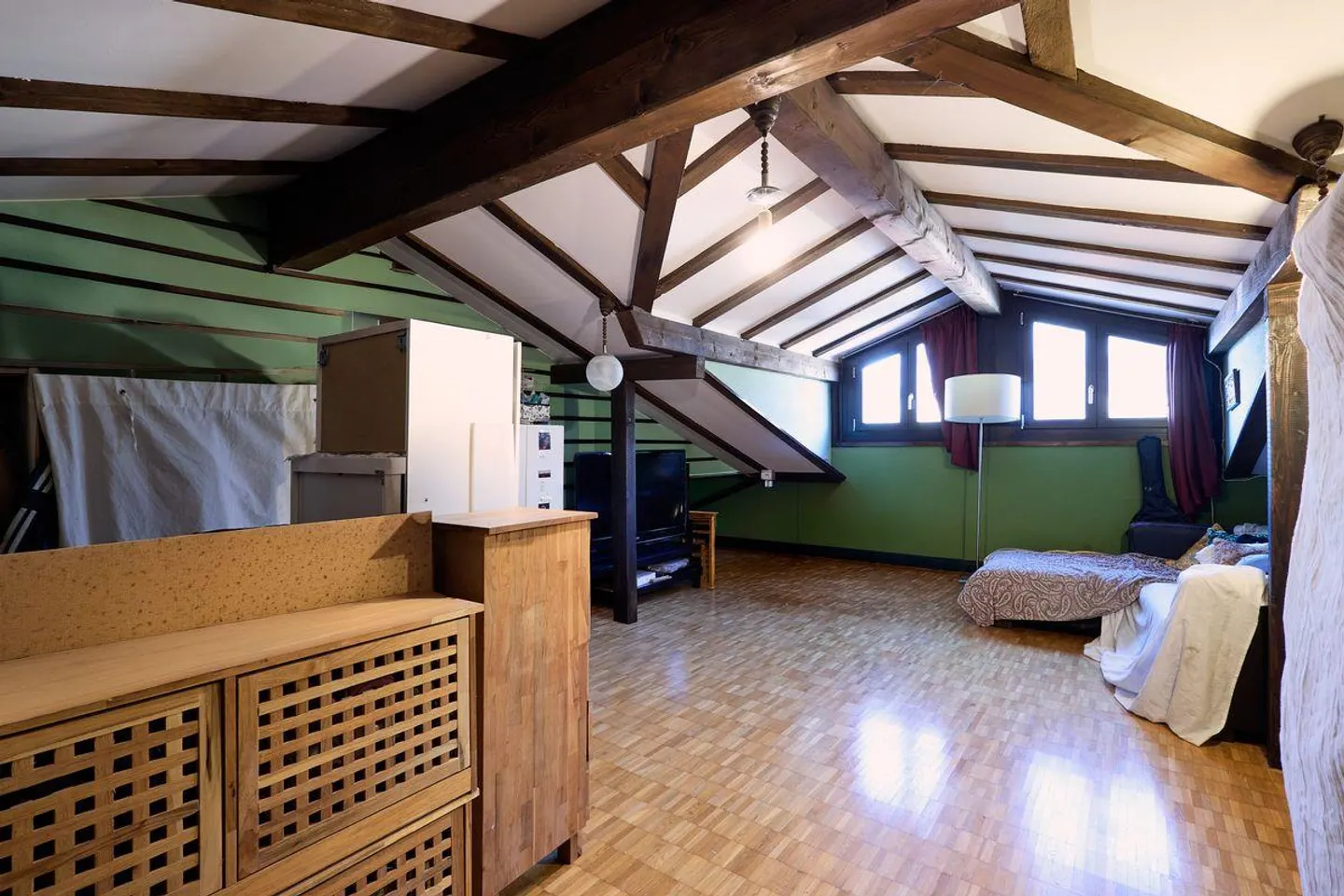 ARBEDO - CHARMIERENDES 2.5 ZIMMER WOHNUNG MIT DACHGESCHOSS IN ARBEDO - Foto 10 von 13