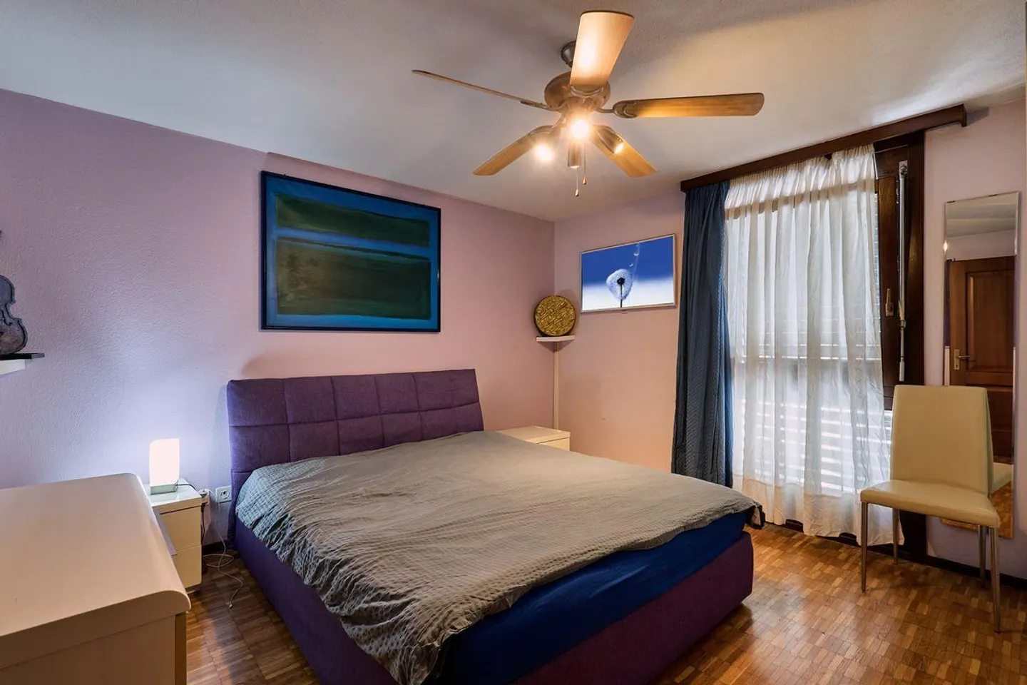 ARBEDO - CHARMIERENDES 2.5 ZIMMER WOHNUNG MIT DACHGESCHOSS IN ARBEDO - Foto 8 von 13