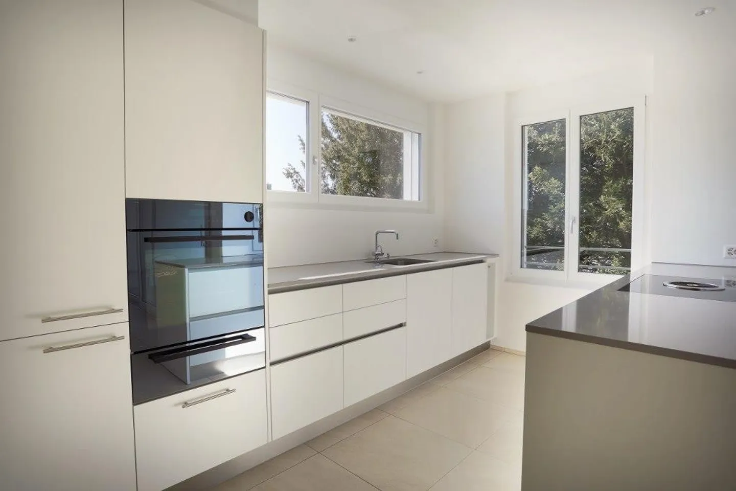 appartement de ville lumineux de 3,5 pièces - Photo 2 sur 13