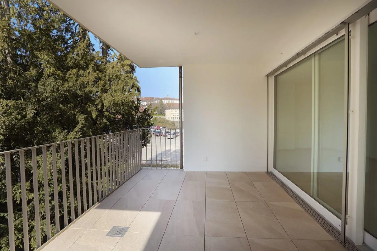 appartement de ville lumineux de 3,5 pièces - Photo 5 sur 13