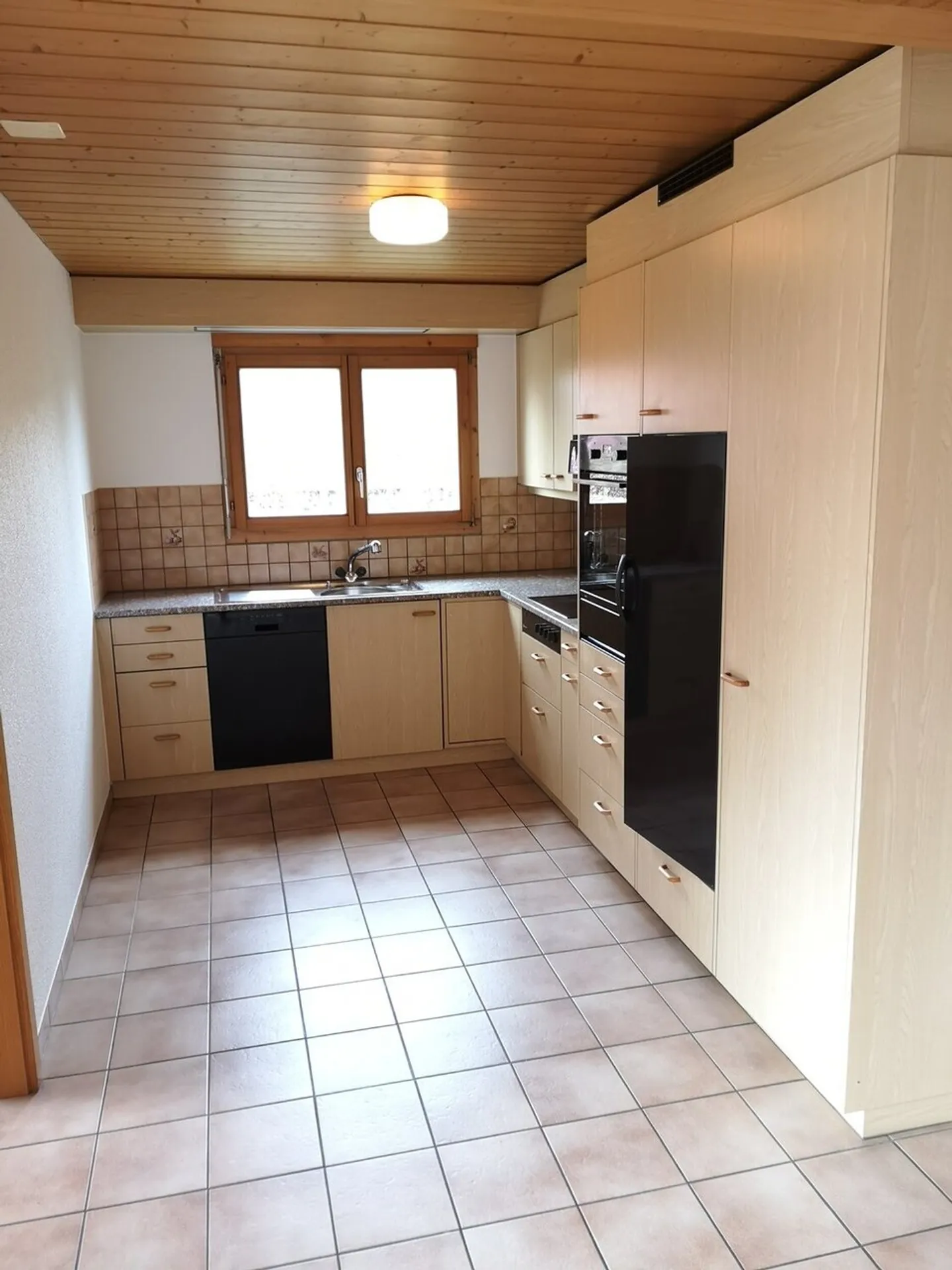 Appartement pratique de 4,5 pièces à Heimberg ! - Photo 1 sur 7