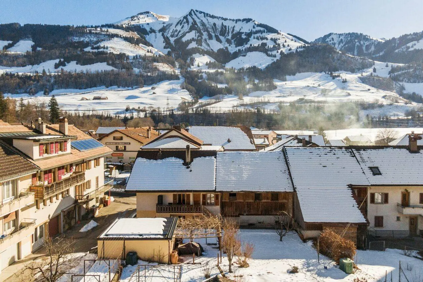 Duplex avec potentiel de développement - Photo 1 sur 13