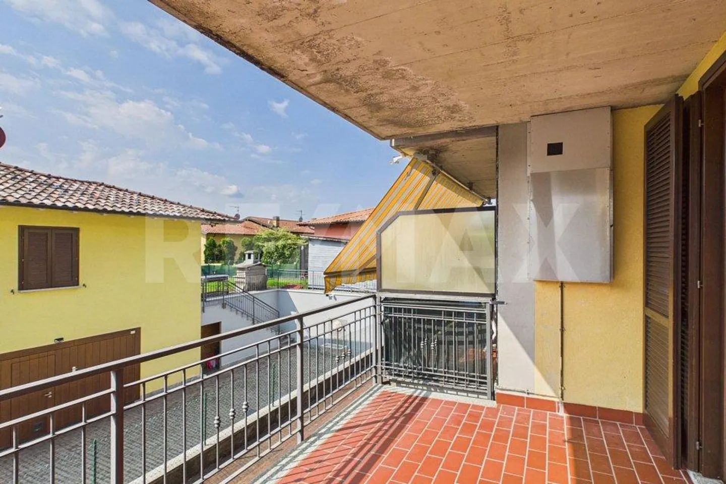 ITALIEN-Wohnung mit großer Terrasse und Garage nahe der Schweizer Grenze - Foto 13 von 13