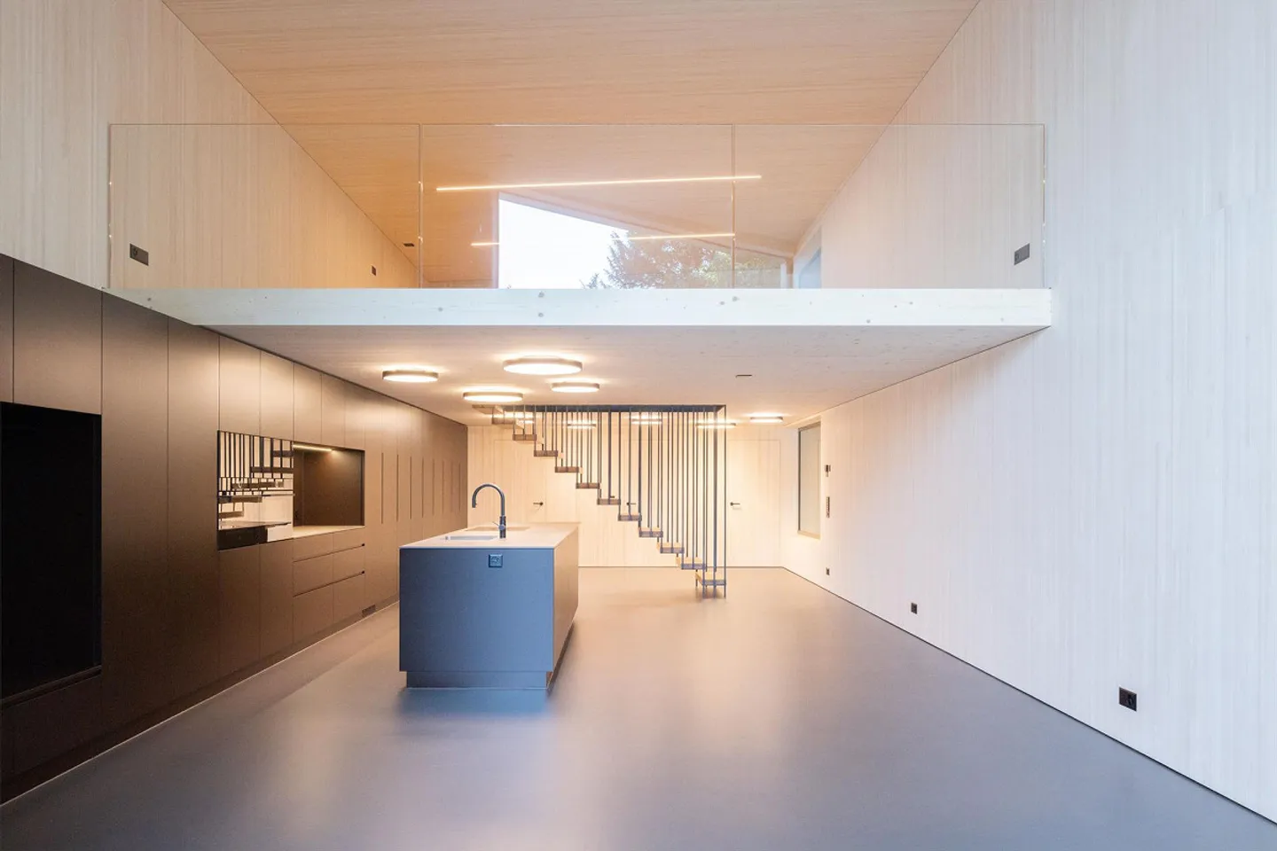 Loft-style studio apartment for rent on the lakeside promenade in Brunnen, SZ - Photo 1 of 13