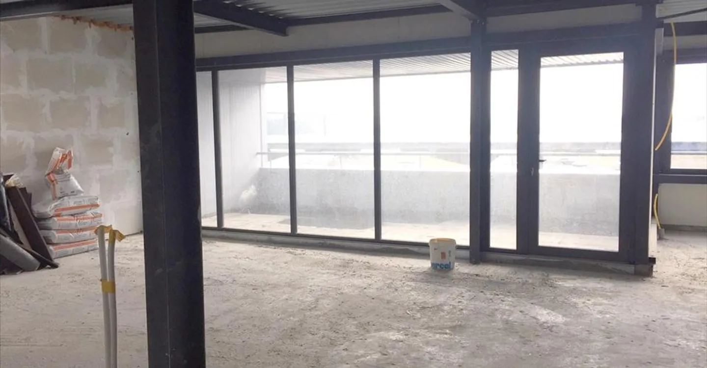 Mixed-use building for rent - Photo 1 of 5