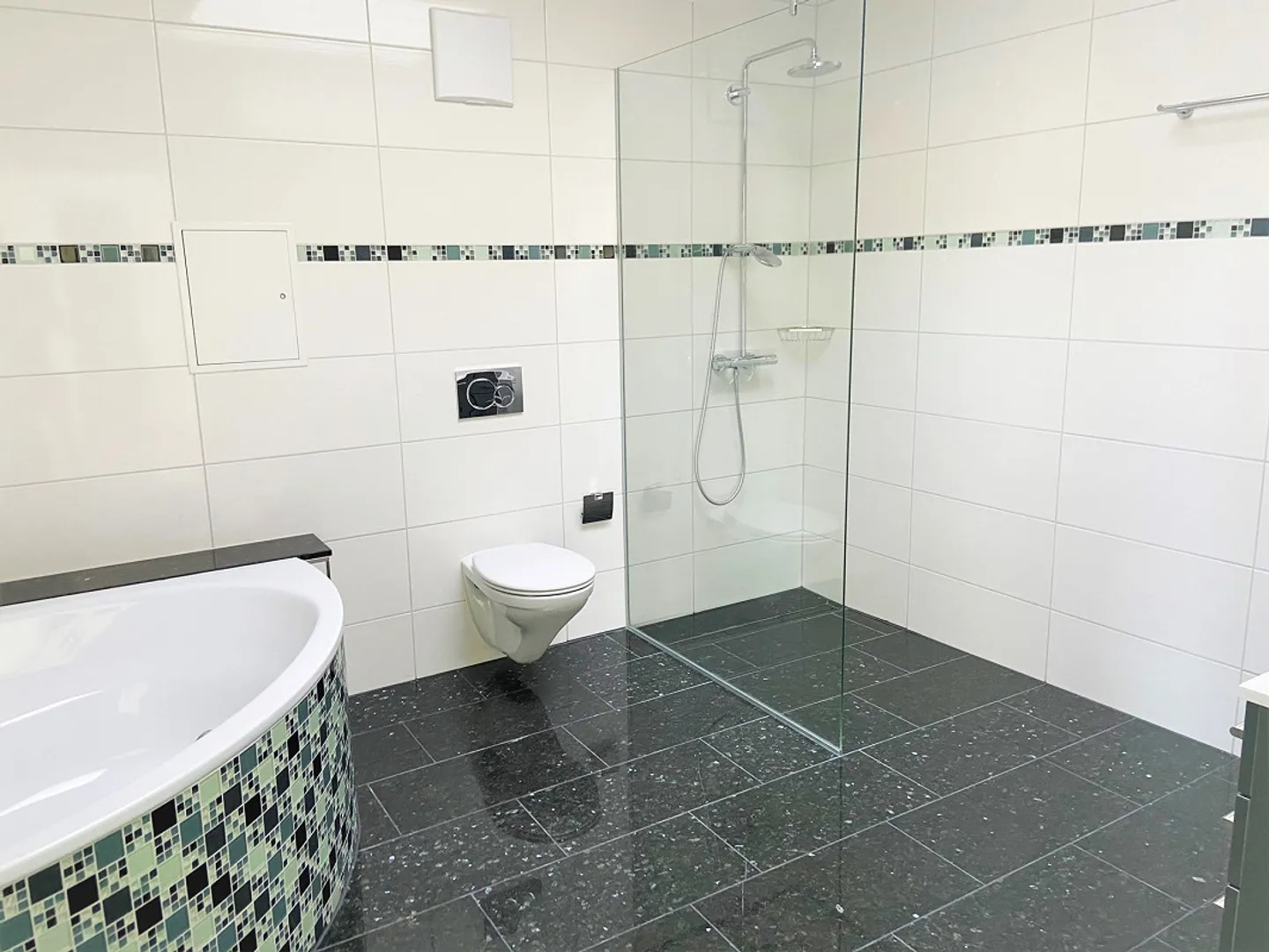 Appartamento di lusso di 2,5 stanze - Foto 2 di 15