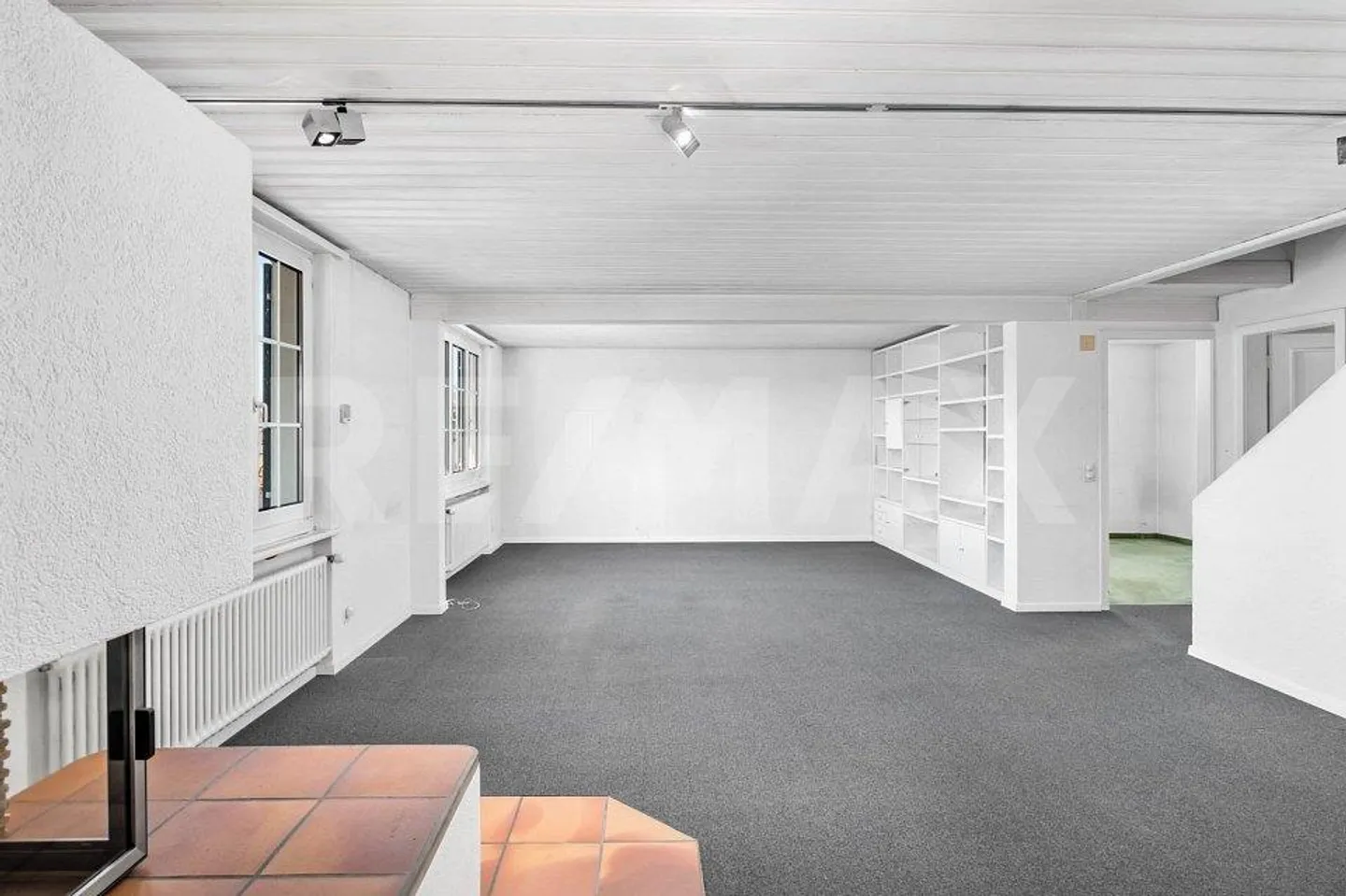 Opportunity! 6.5-room single-family house with a lot of potential for sale in Rüti ZH! - Photo 8 of 13