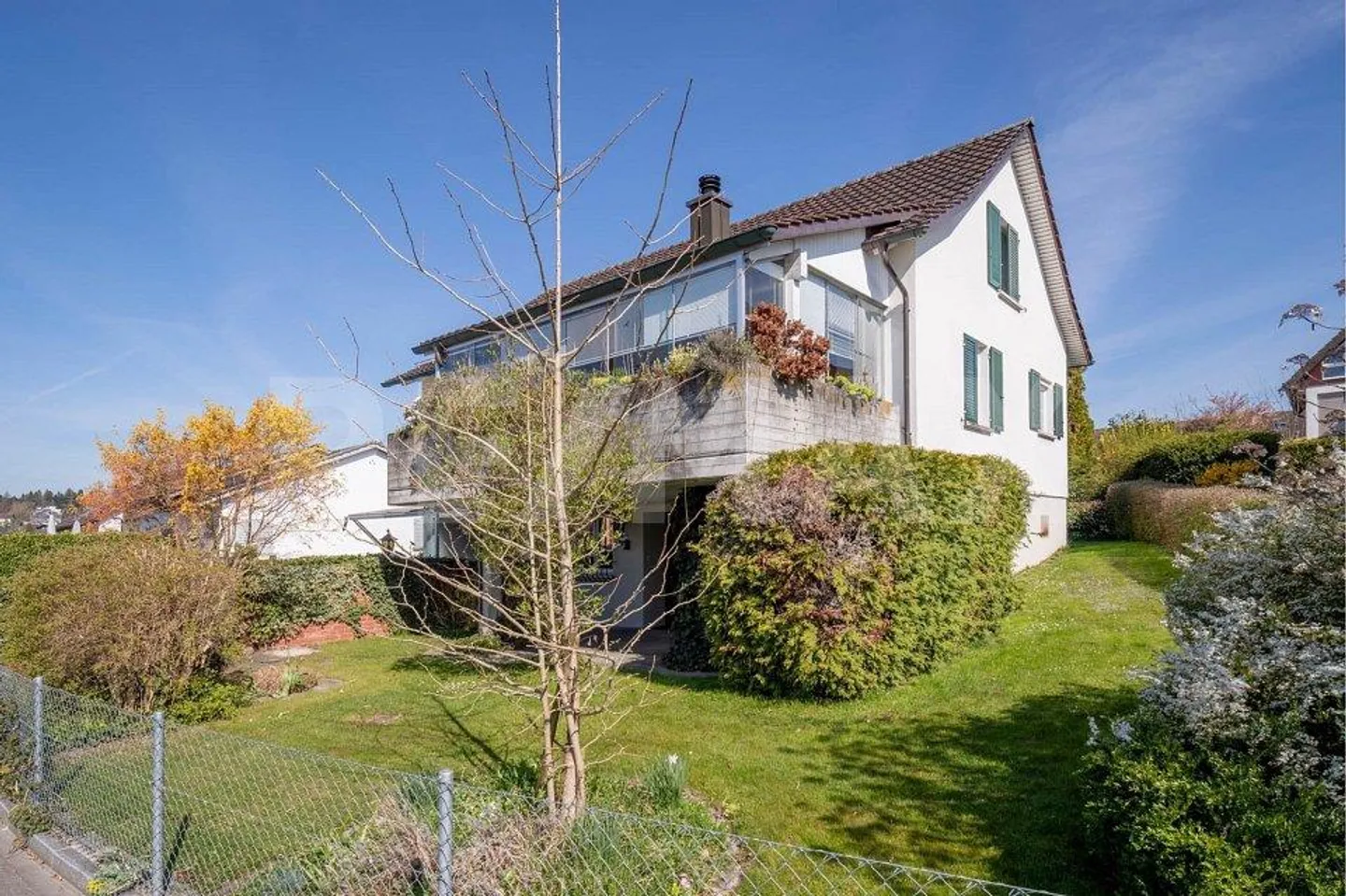 Opportunity! 6.5-room single-family house with a lot of potential for sale in Rüti ZH! - Photo 9 of 13