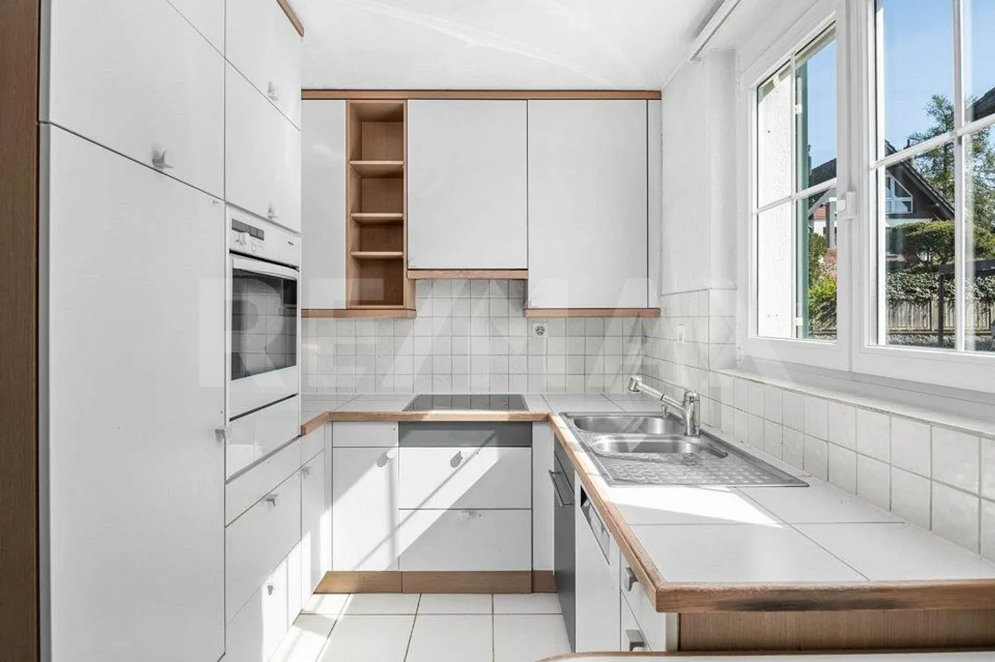 Opportunity! 6.5-room single-family house with a lot of potential for sale in Rüti ZH! - Photo 10 of 13