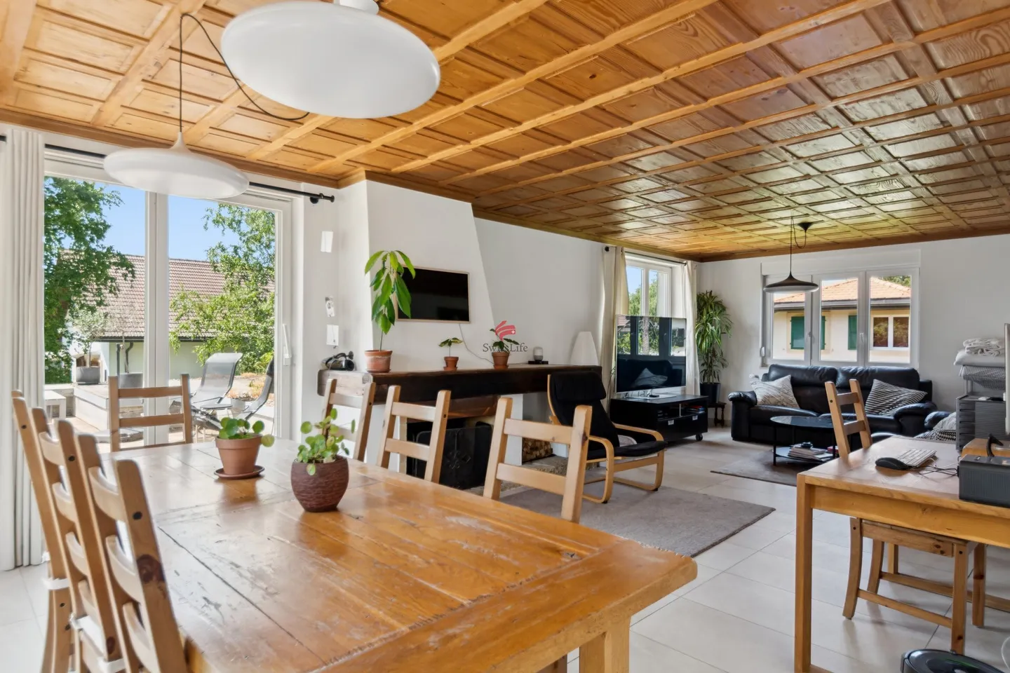 Casa unifamiliare con estensione e grande terreno - Foto 2 di 10