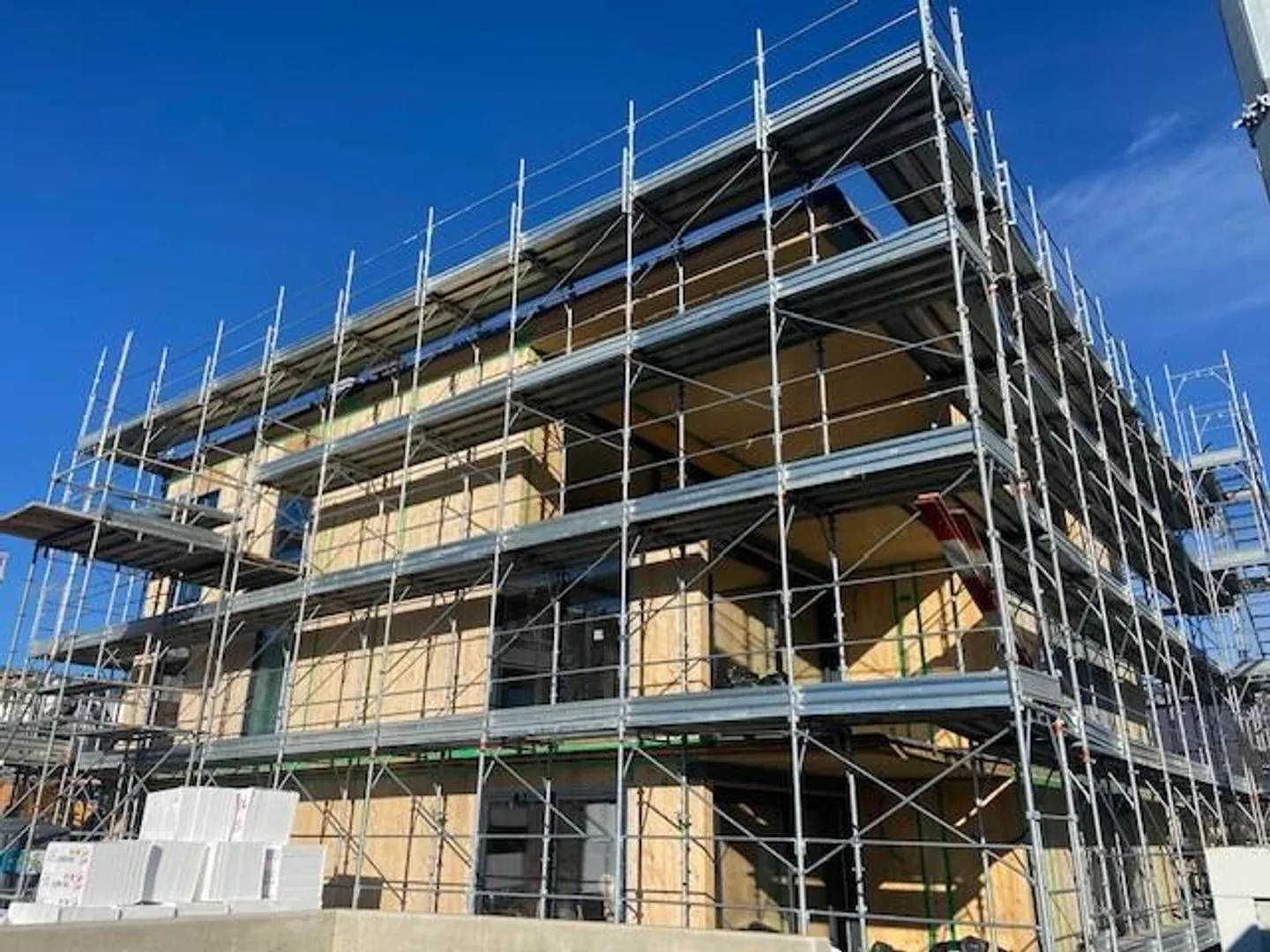 NEW 3.5 ROOMS IN MODERN RESIDENCE IN LIGORNETTO - Photo 2 of 4