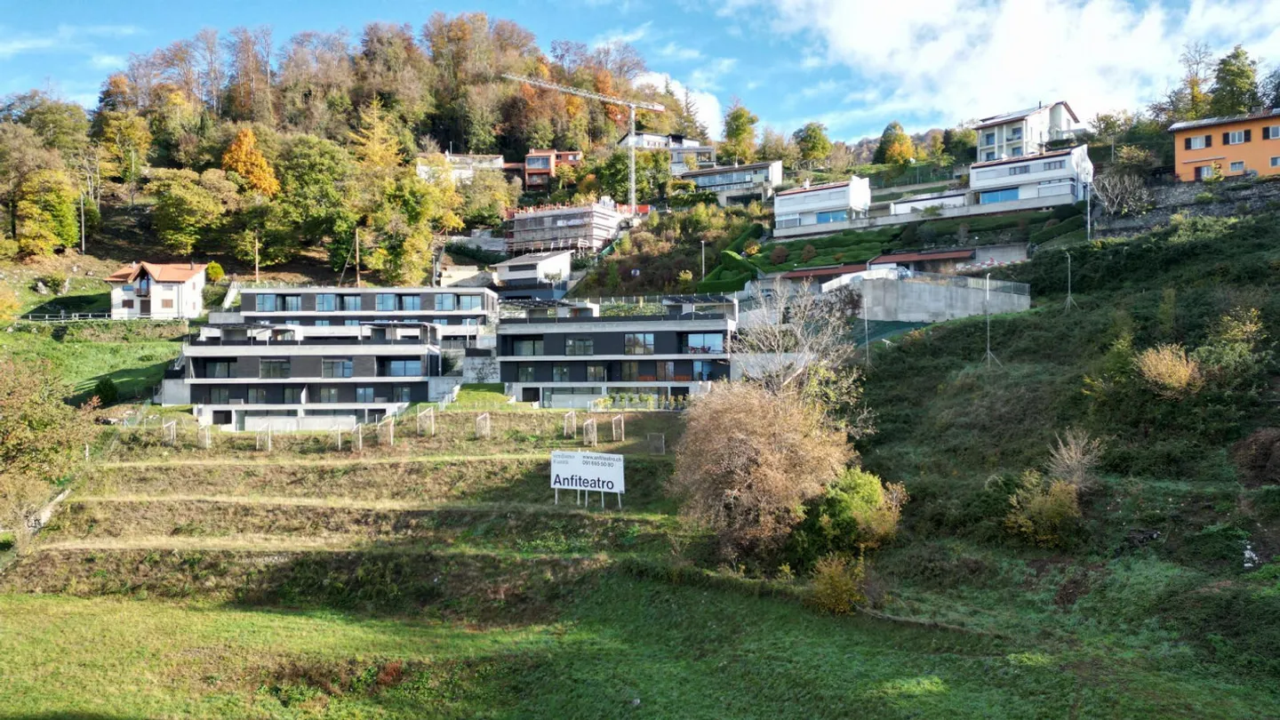Terrain constructible de 762 m2 dans un emplacement ensoleillé et calme avec belle vue - Photo 6 sur 7