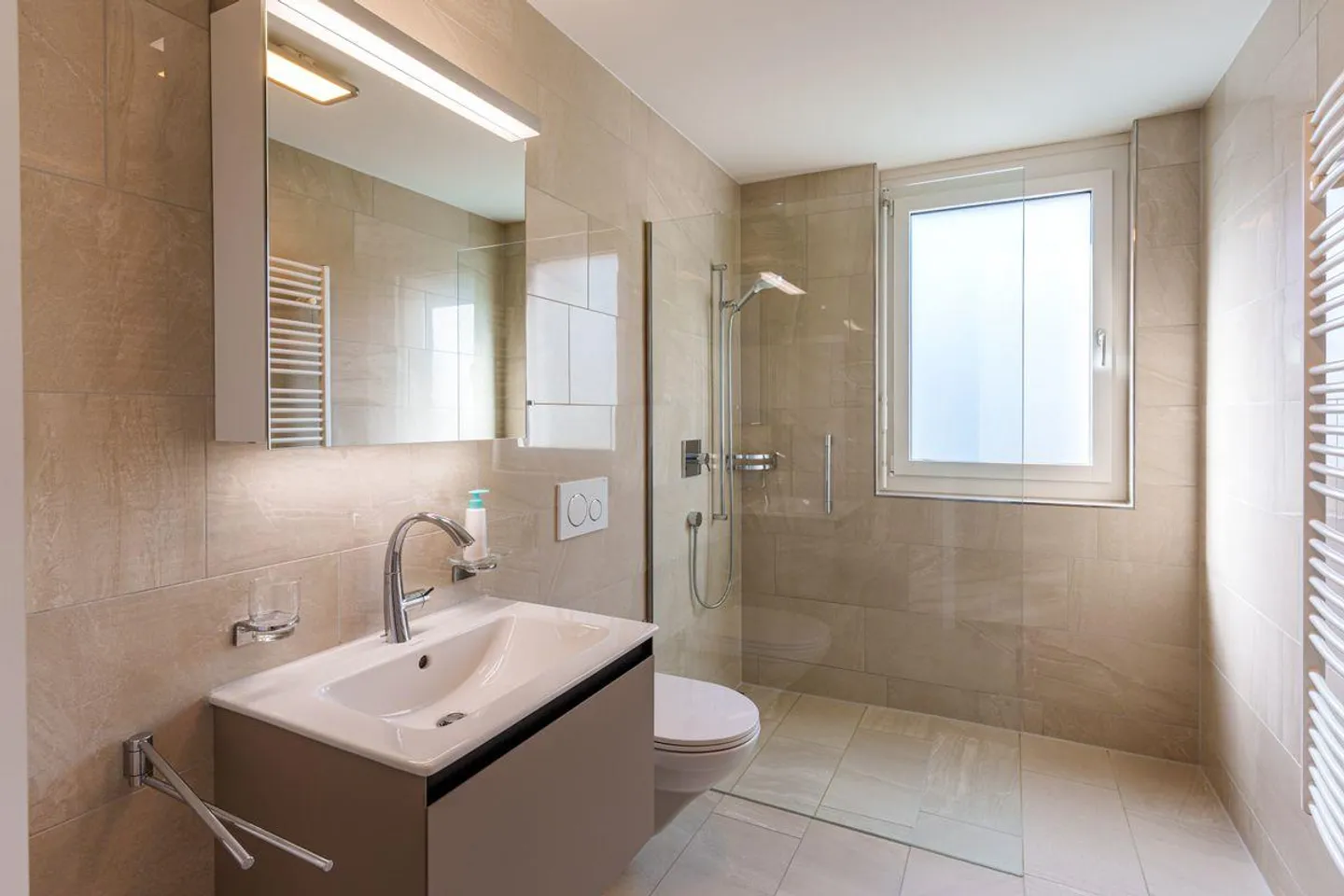 Sunny Home for the Whole Family - Photo 7 of 9