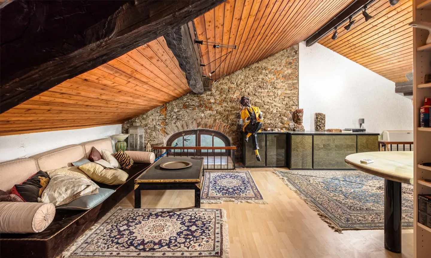 VILLA 6.5 ROOMS WITH LARGE GARDEN IN GRAVESANO - Photo 9 of 10