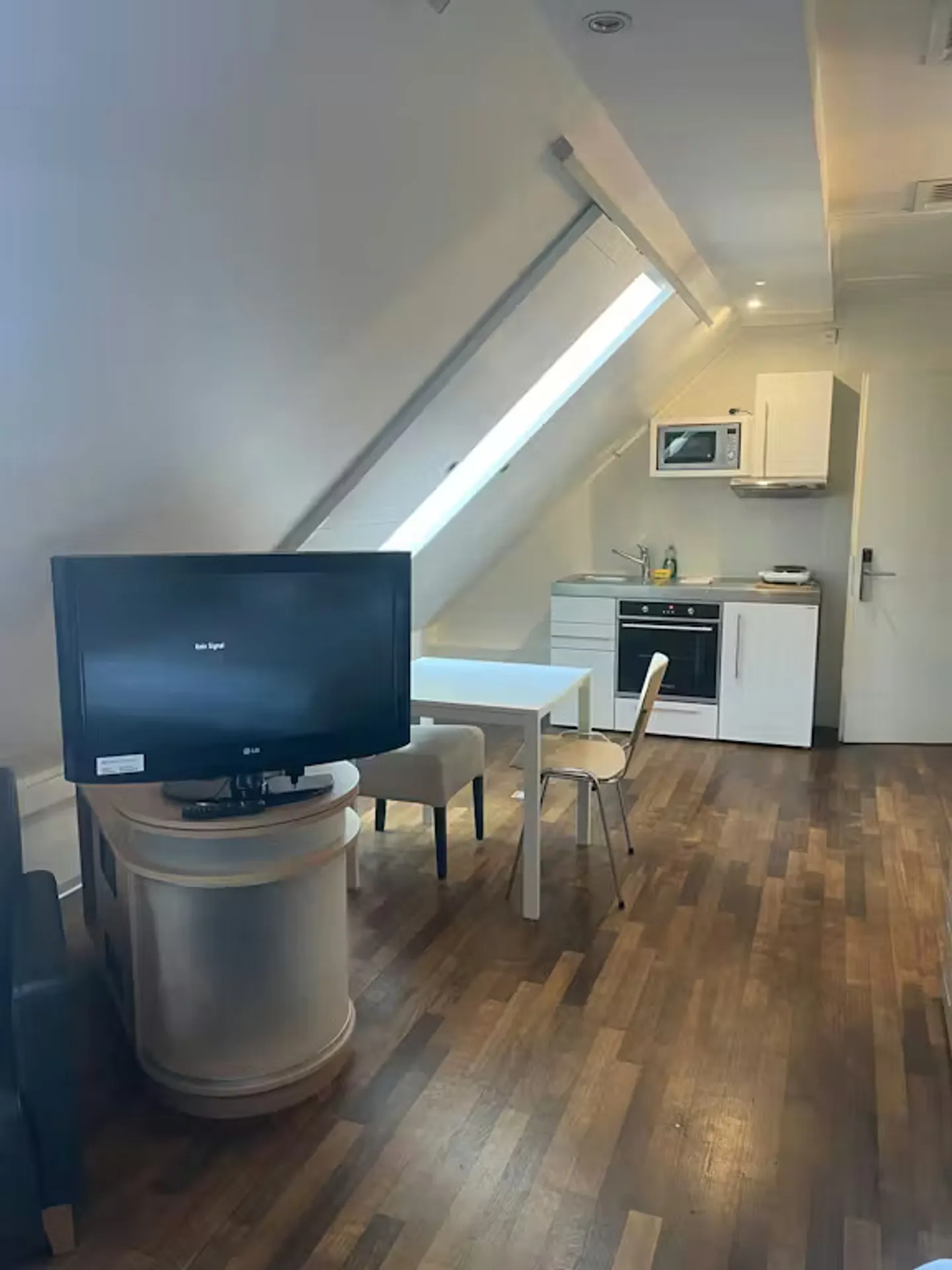 Charmant appartement à Zurich - Photo 2 sur 8