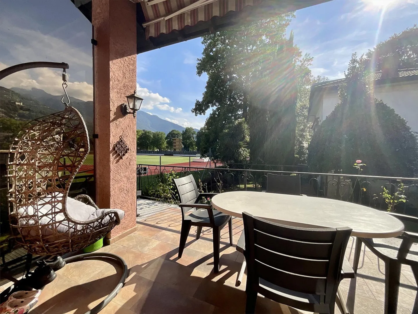 BELLINZONA - GERÄUMIGES EINFAMILIENHAUS IN ZENTRALER LAGE - Foto 1 von 10