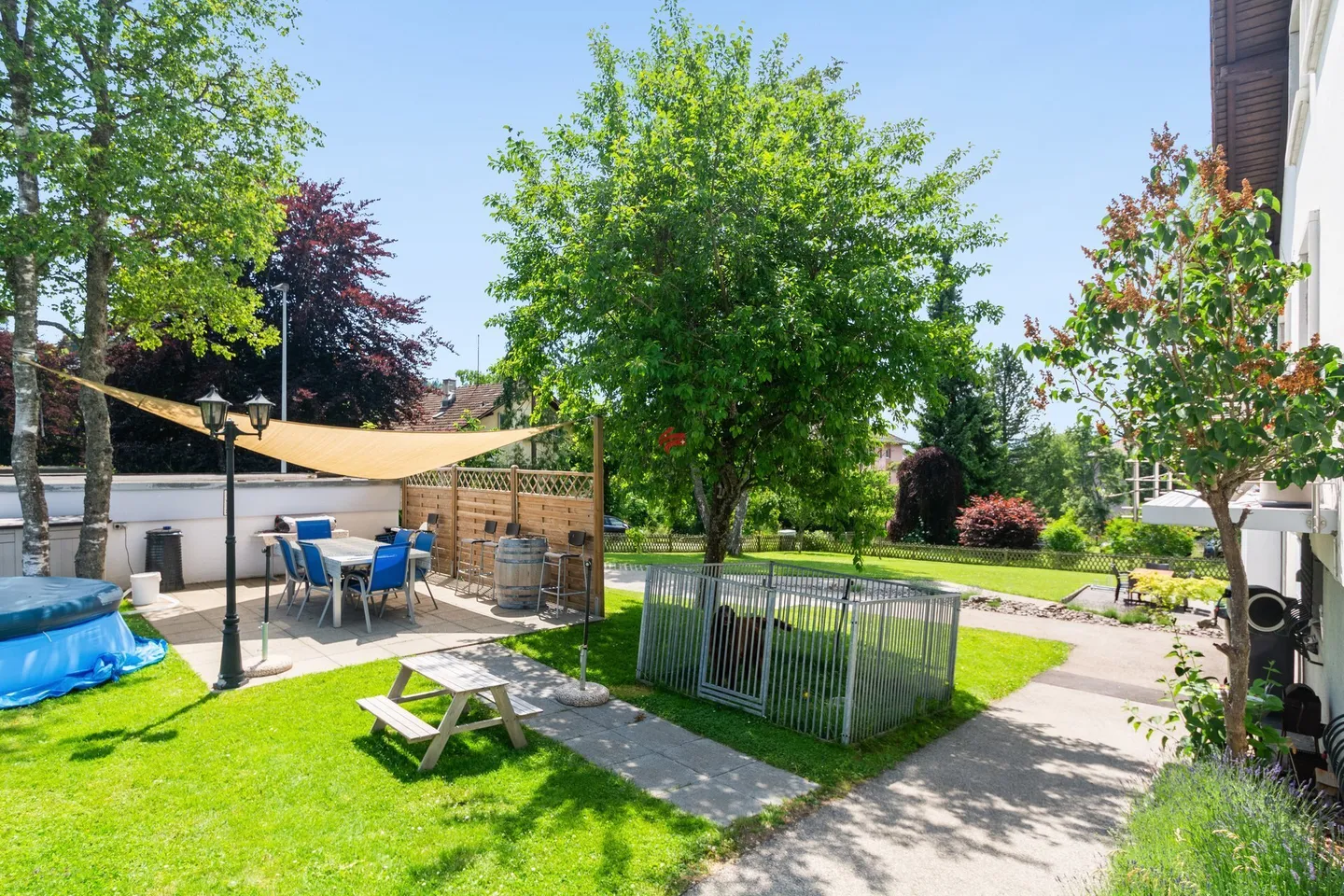 Casa unifamiliare con estensione e grande terreno - Foto 4 di 10