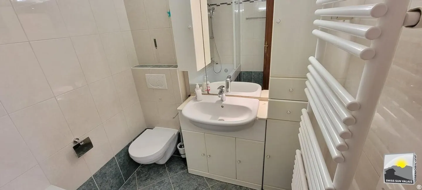 SIERRE / I am "SWEET LIVING" Pretty 4.5 room apartment of 115 m² - Photo 12 of 23