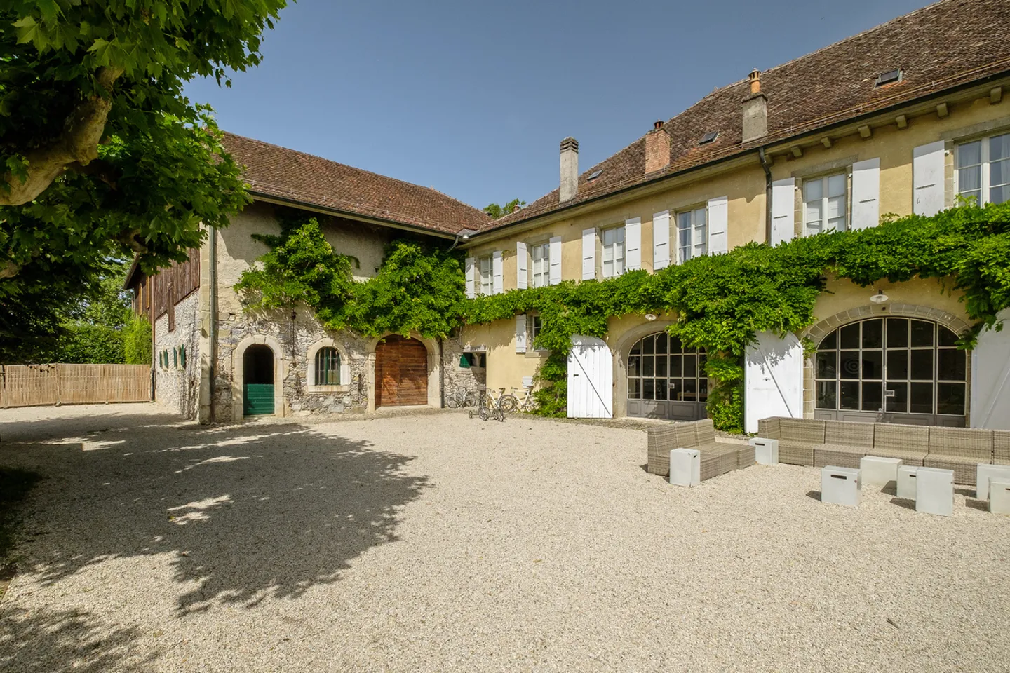 Château Historique avec Potentiel d'Agrandissement - Photo 10 sur 25