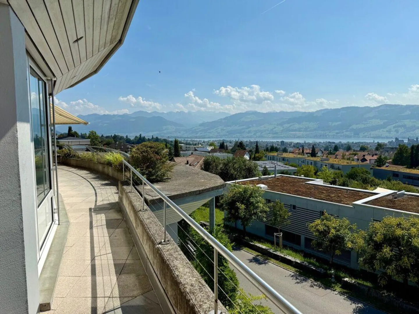 Appartamento attico esclusivo con vista lago - Foto 4 di 14