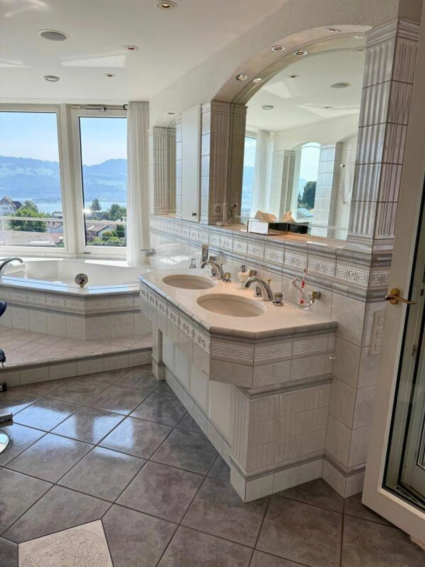 Appartamento attico esclusivo con vista lago - Foto 14 di 14