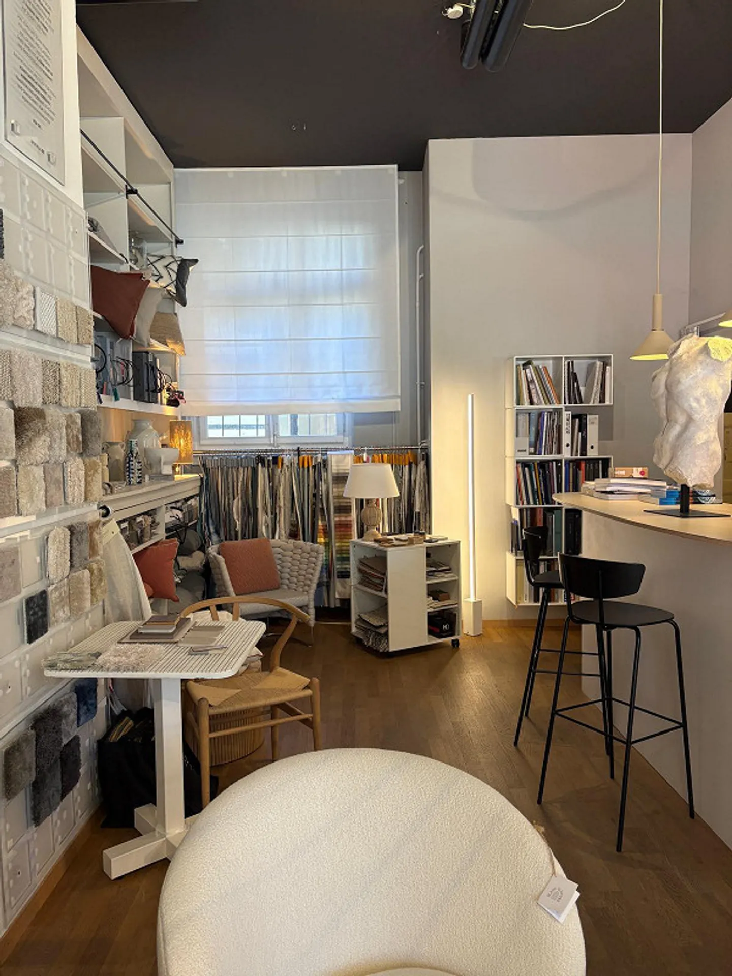 Einzigartiges Grosslokal auf zwei Etagen im Herzen von Biel - Photo 8 of 10