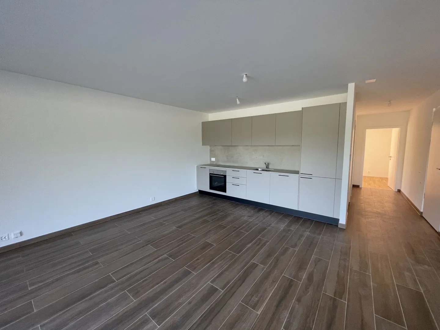 Charming Apartment with Garden - Photo 3 of 6
