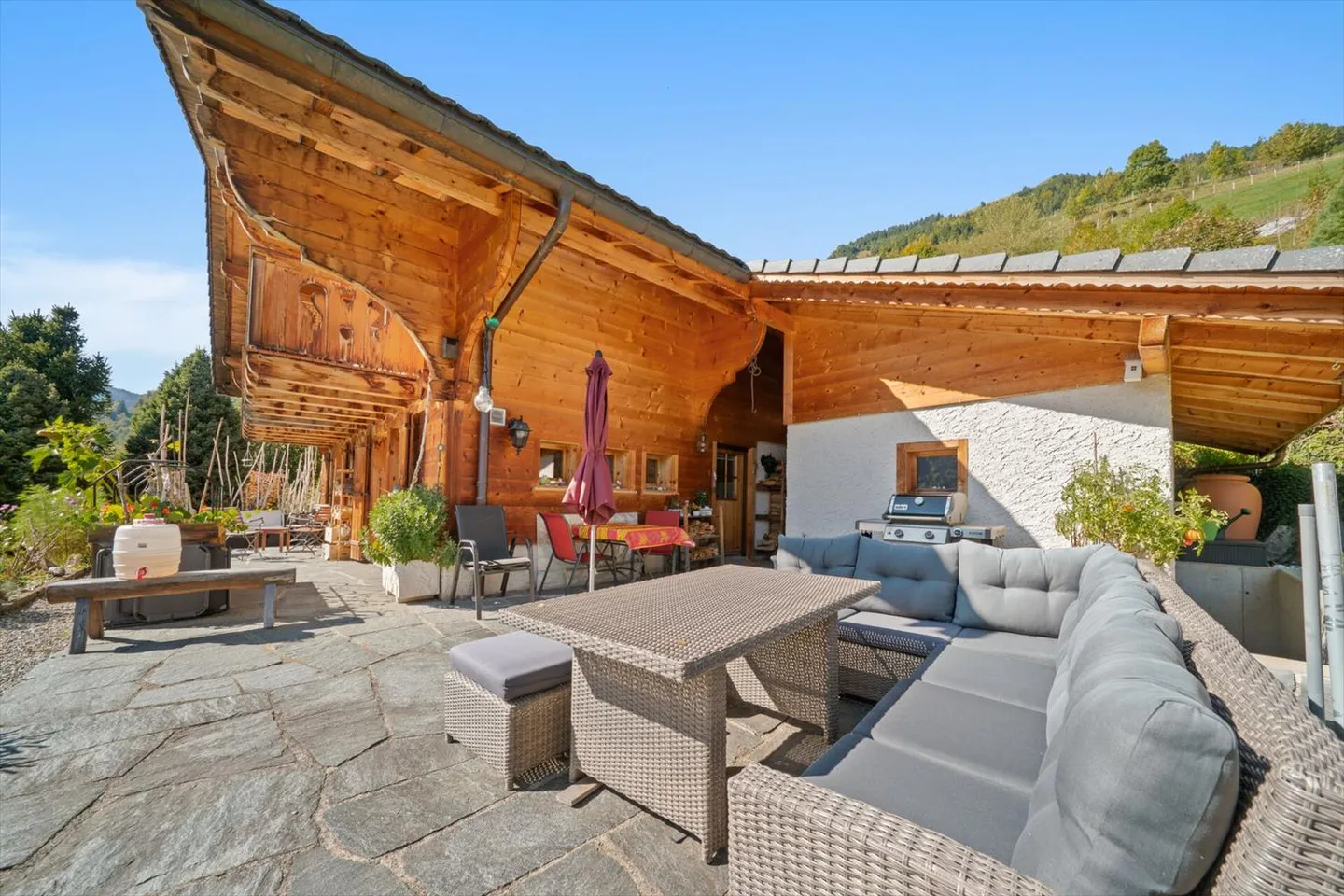 Chalet tradizionale con vista mozzafiato a Rossinière - Foto 10 di 12