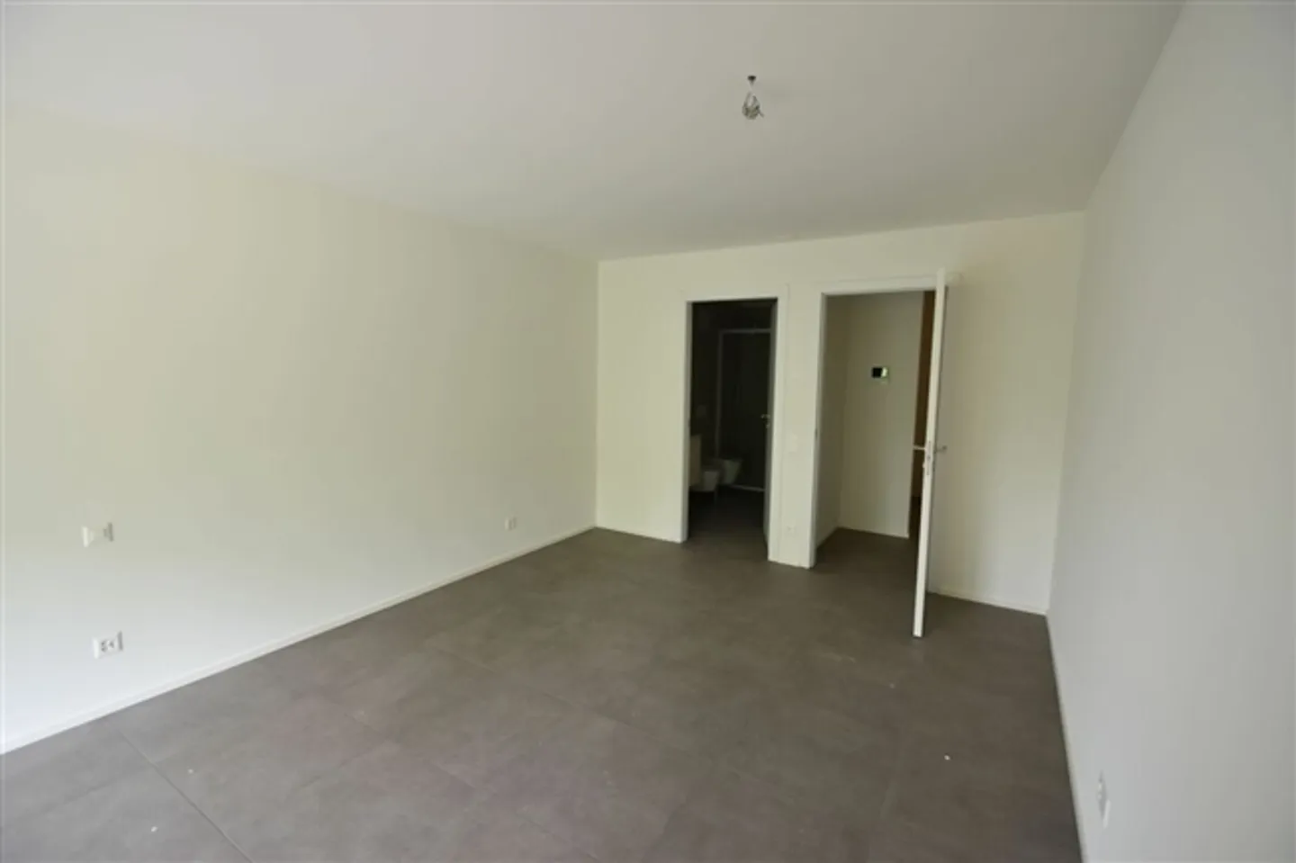 MONTEGGIO 3.5 | Loyer 1'400 | Dépenses 180 | Parking 100 - Photo 5 sur 11