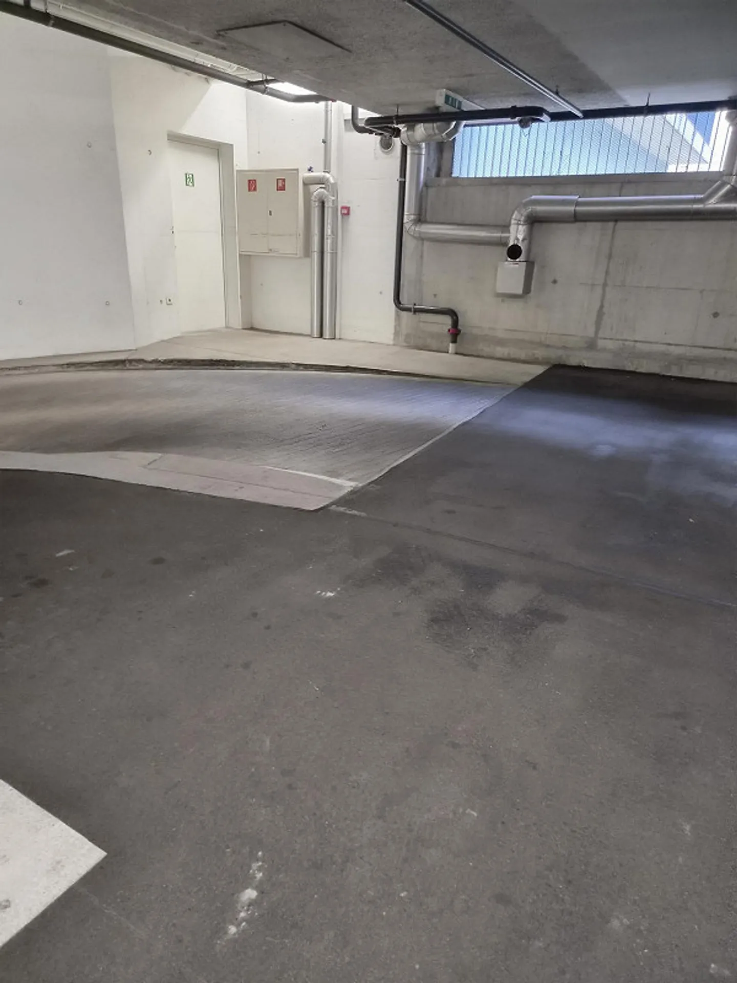 Garagenparkplatz Nahe dem See - Foto 1 von 5