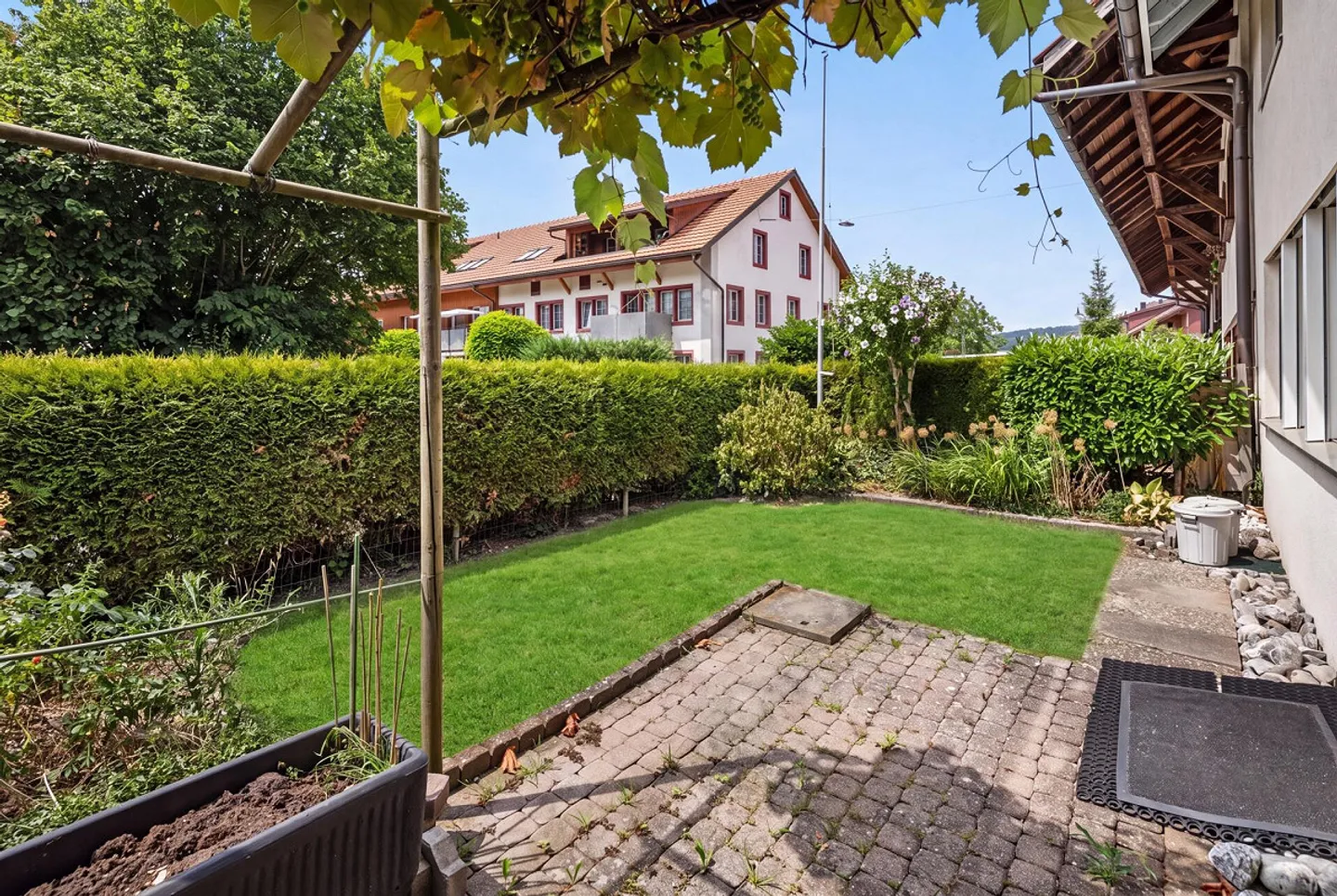 ECKHAUS MIT VIEL PLATZ, GARTEN UND DREI STELLPLÄTZEN - Foto 21 di 32