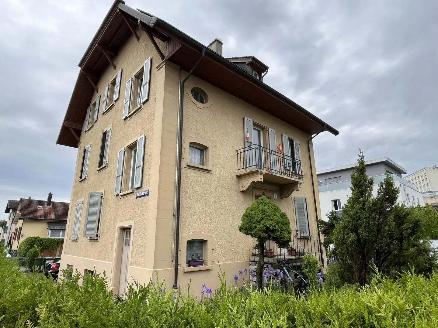 Wohngebäude - Foto 2 von 8