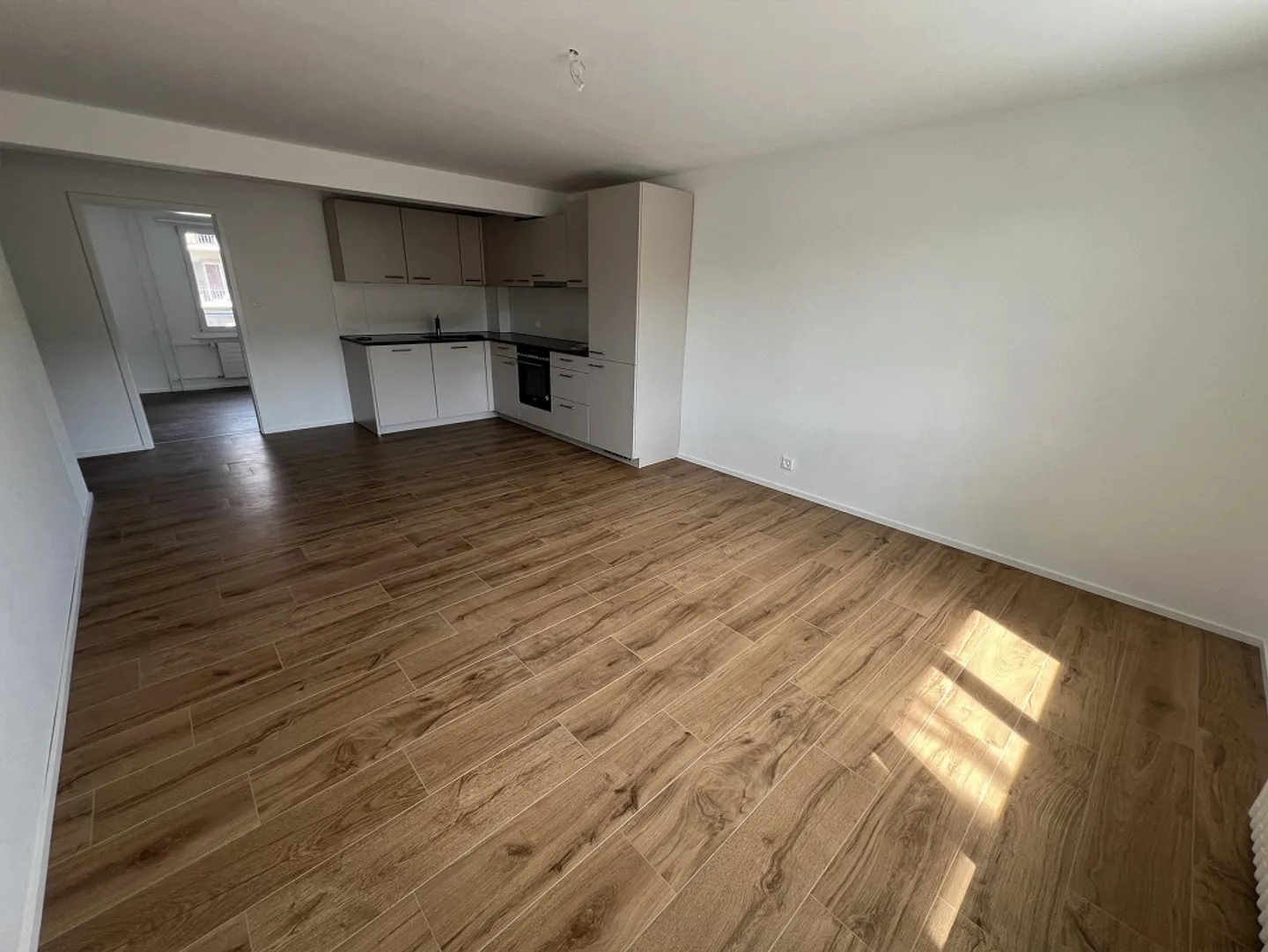 Très moderne, appartement fraîchement rénové avec beaucoup de luxe - Photo 1 sur 8