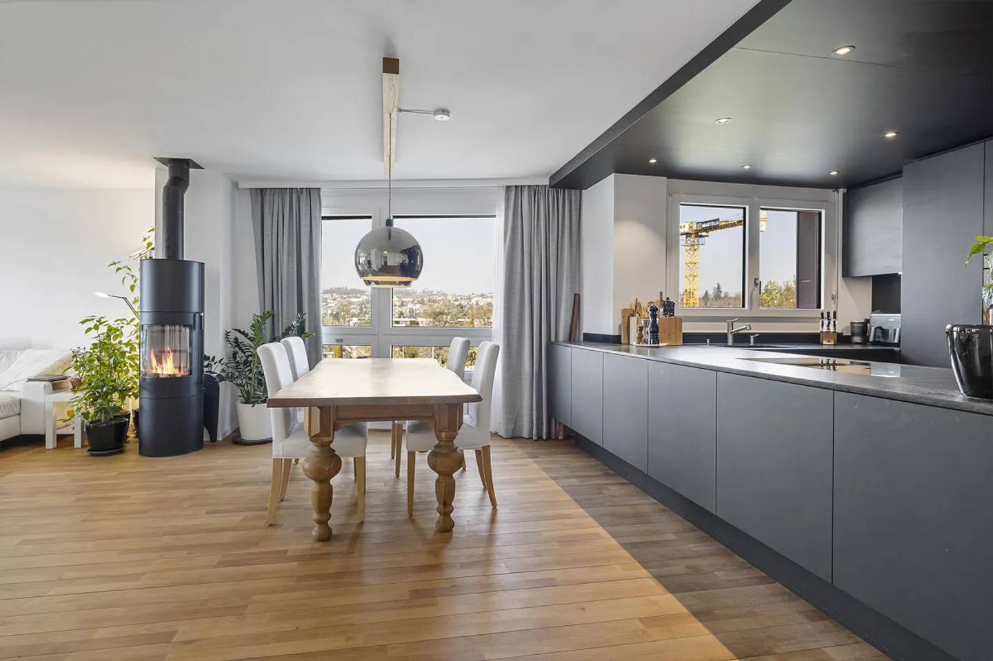 Emplacement central avec vue panoramique et équipements de haute qualité - Photo 1 sur 13