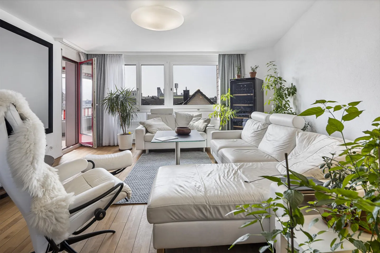 Emplacement central avec vue panoramique et équipements de haute qualité - Photo 3 sur 13