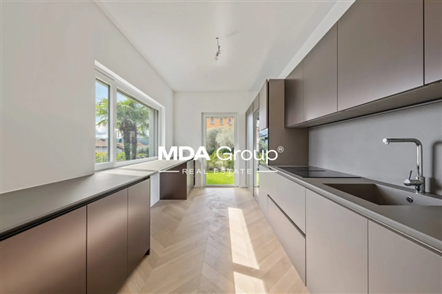 7 Room apartment - Photo 3 of 20