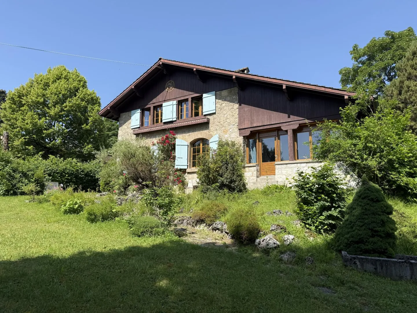7-room House - Photo 2 of 19