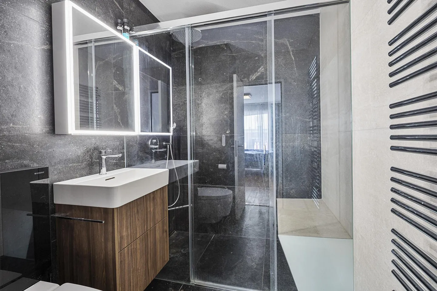 Emplacement central avec vue panoramique et équipements de haute qualité - Photo 9 sur 13