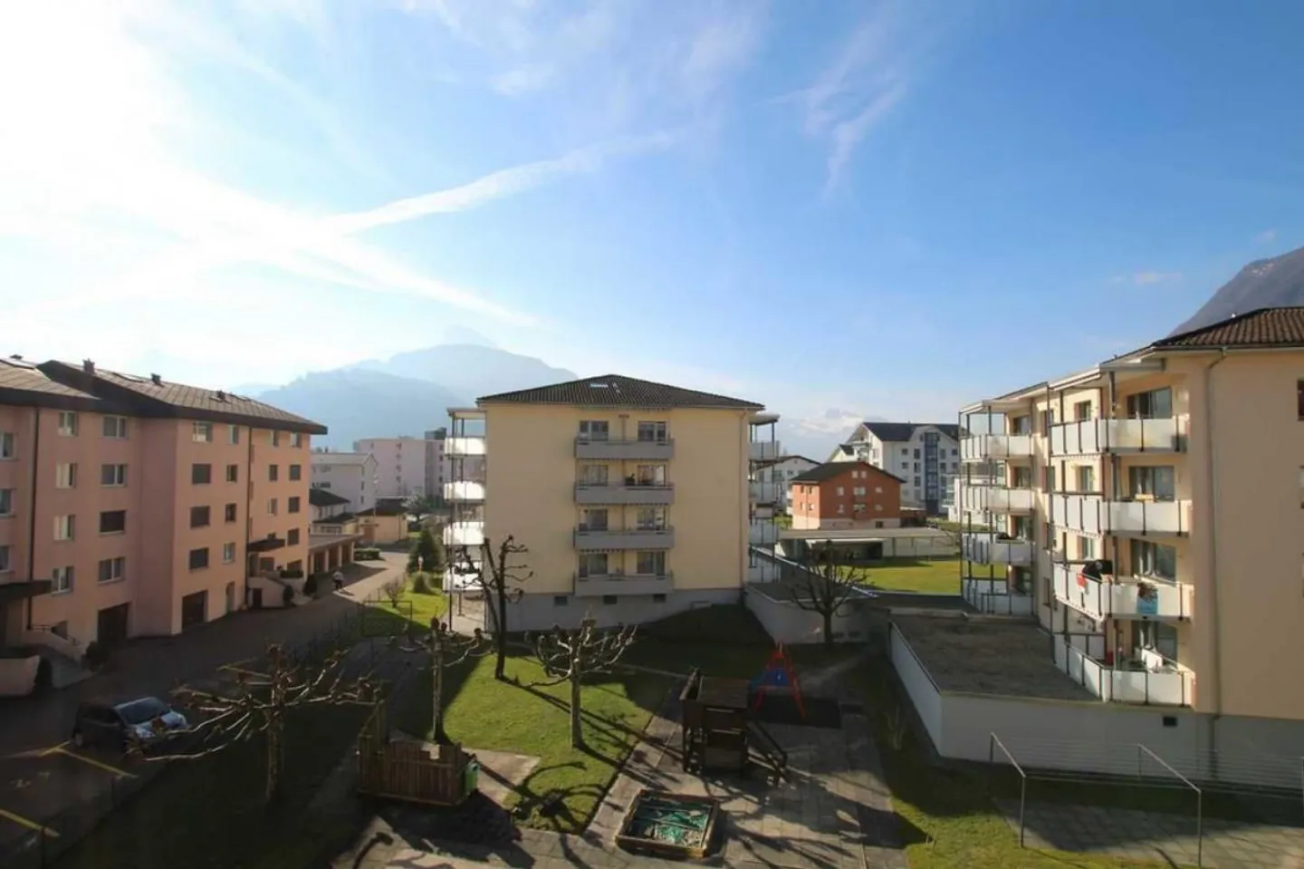 Living in a Quiet Location in Brunnen - Photo 2 of 11