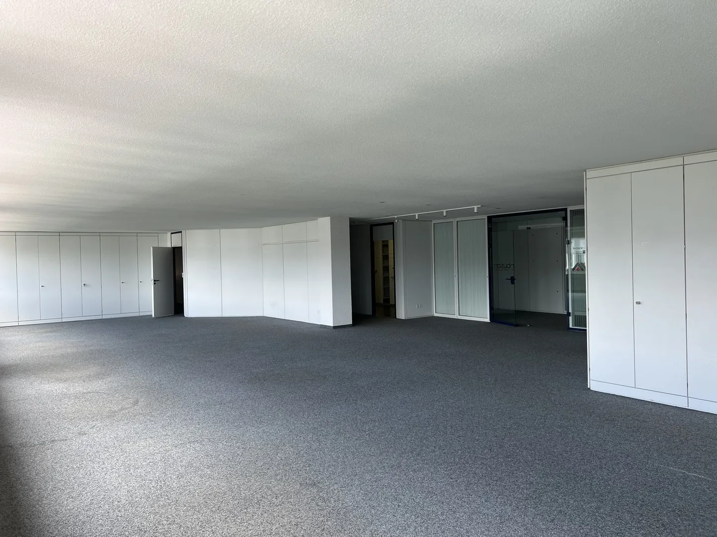 Spazi per uffici flessibili e luminosi a partire da 130m2 a Bösch, Hünenberg - Foto 4 di 8