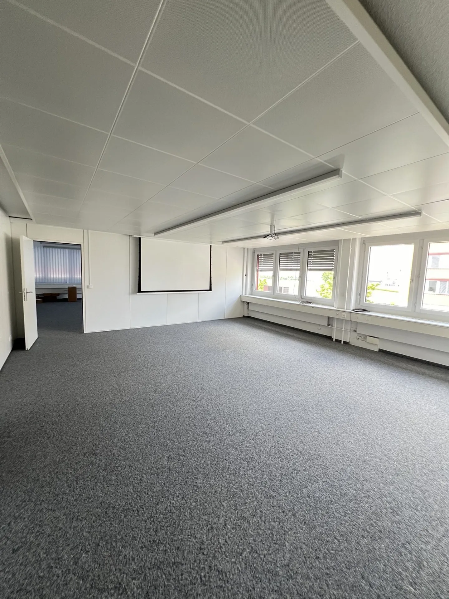 Spazi per uffici flessibili e luminosi a partire da 130m2 a Bösch, Hünenberg - Foto 5 di 8