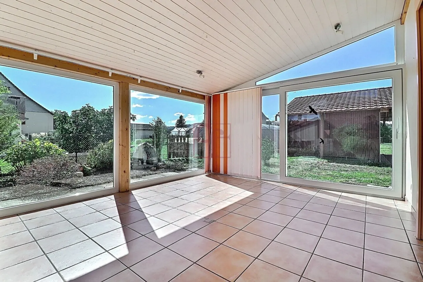 Familienhaus im Herzen des Dorfes, bestehend aus 2 Wohnungen - Foto 24 von 27