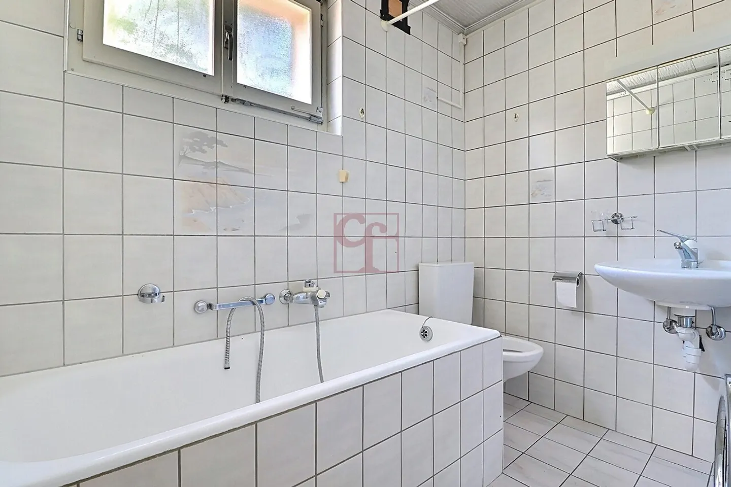Familienhaus im Herzen des Dorfes, bestehend aus 2 Wohnungen - Foto 26 von 27