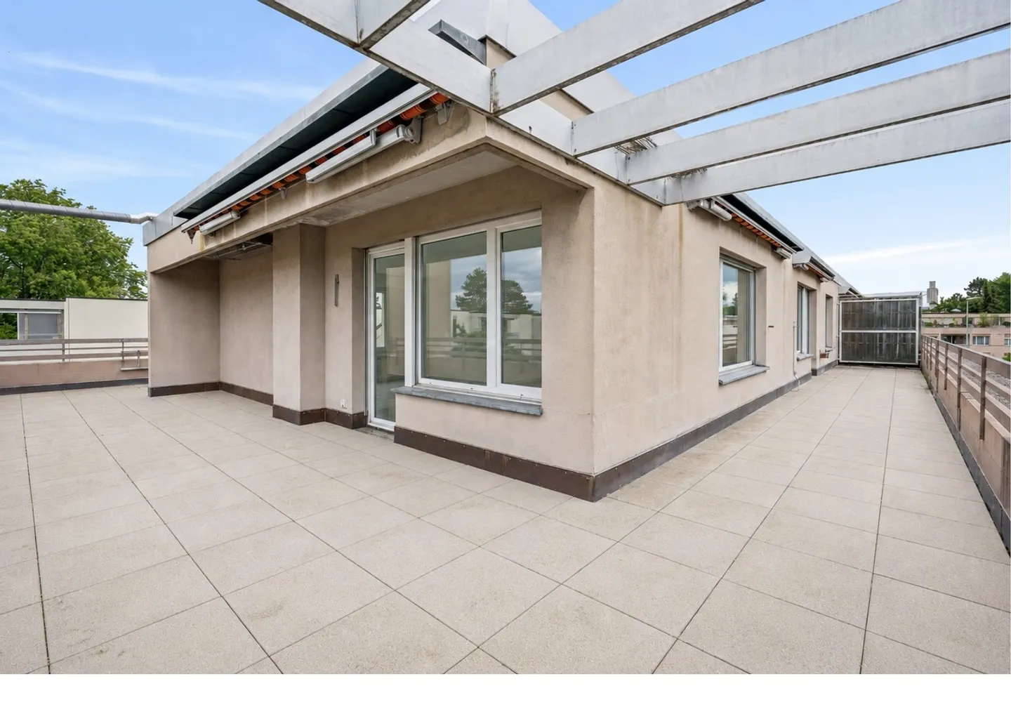 Charmant Appartement Attique - Photo 1 sur 6