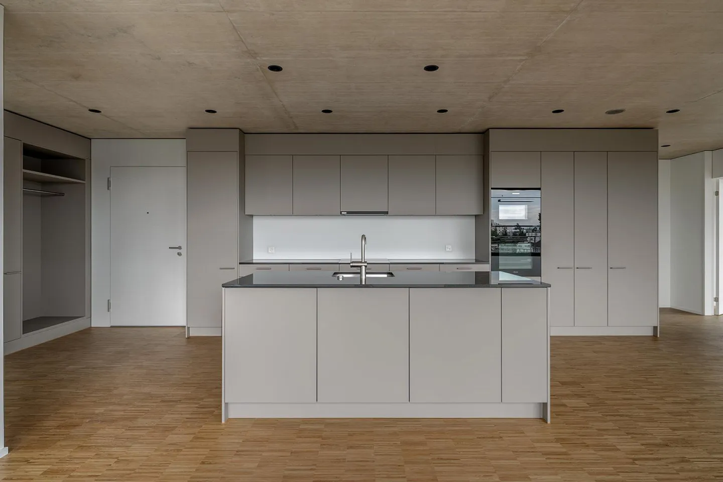 Appartement moderne de 4,5 pièces avec loggia à Rudolfstetten - Photo 1 sur 7