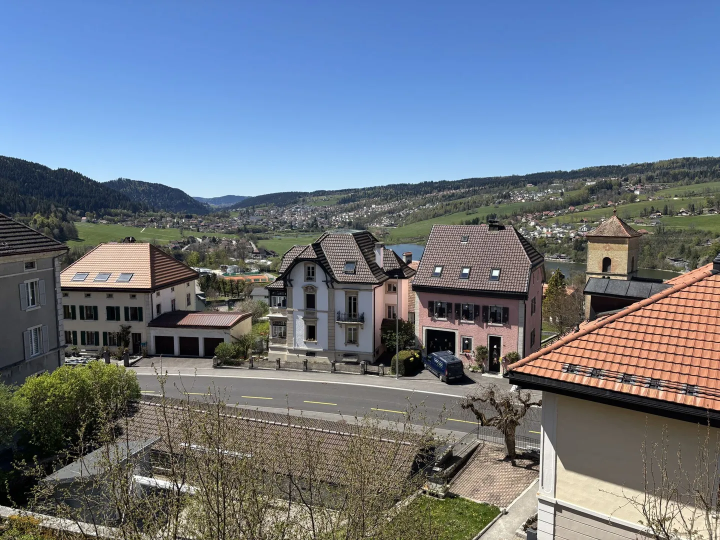 Schönes Familiengebäude mit Terrasse und Garten - Foto 5 von 14